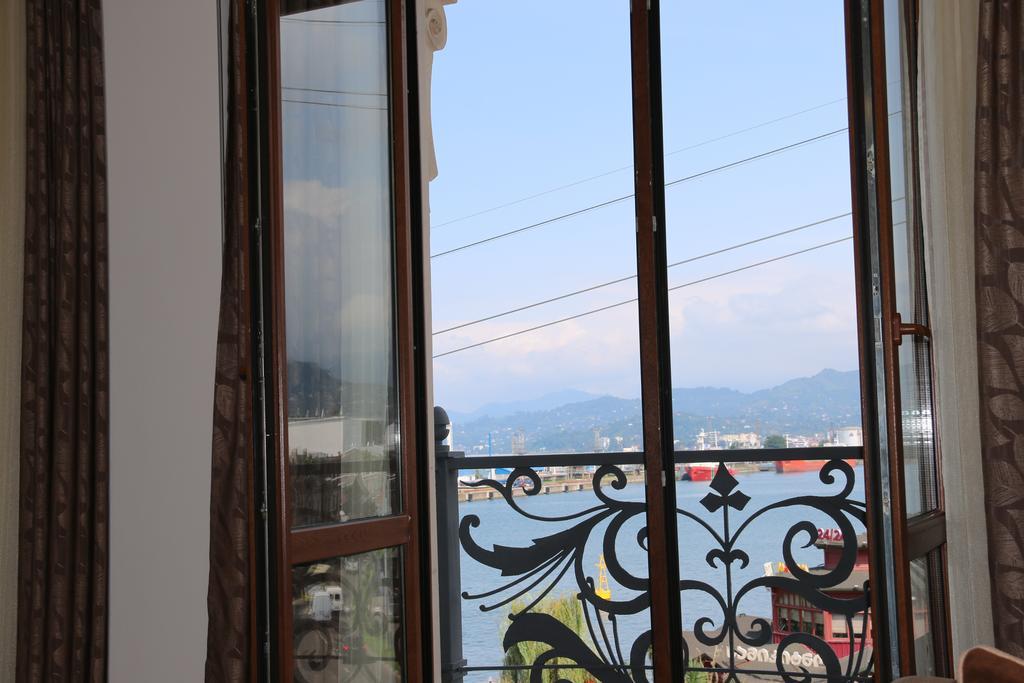 Odisea Apart Hotel Batumi Ngoại thất bức ảnh
