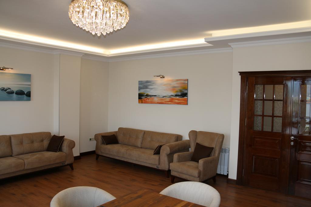 Odisea Apart Hotel Batumi Ngoại thất bức ảnh