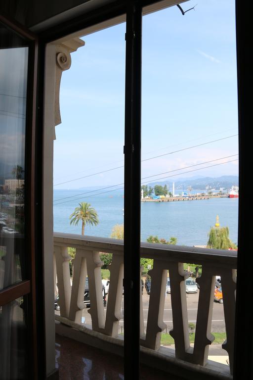 Odisea Apart Hotel Batumi Ngoại thất bức ảnh