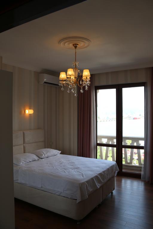 Odisea Apart Hotel Batumi Ngoại thất bức ảnh