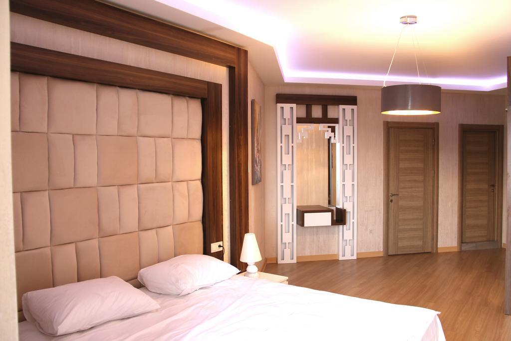 Odisea Apart Hotel Batumi Ngoại thất bức ảnh
