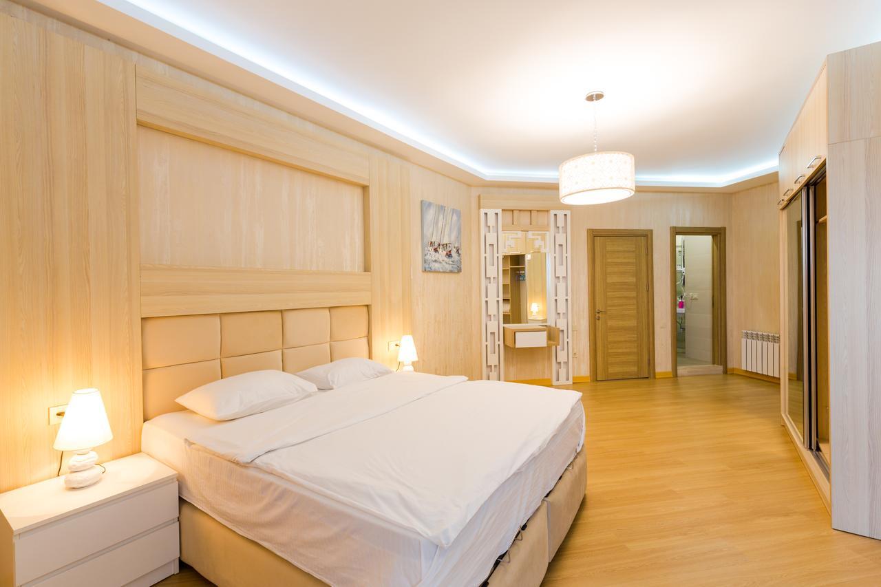 Odisea Apart Hotel Batumi Ngoại thất bức ảnh