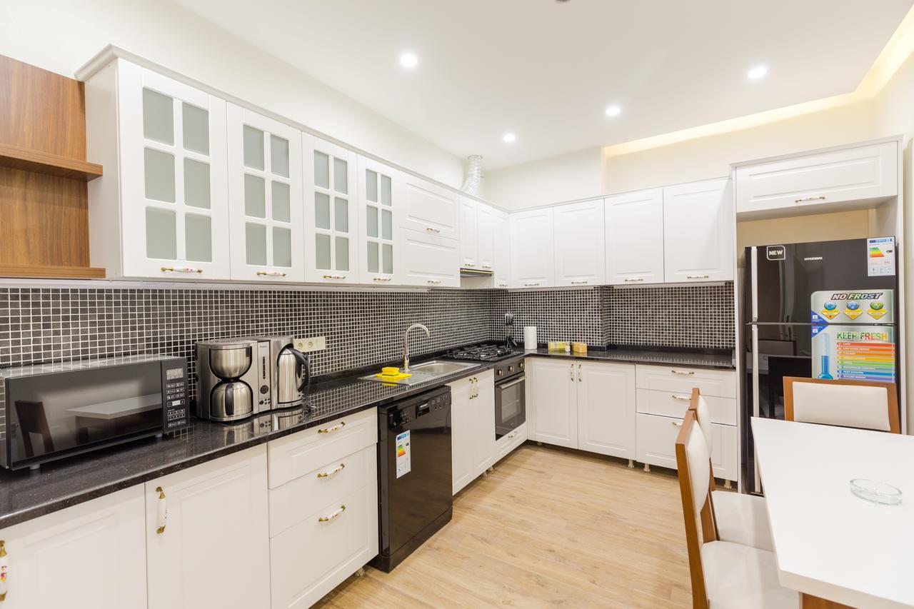 Odisea Apart Hotel Batumi Ngoại thất bức ảnh
